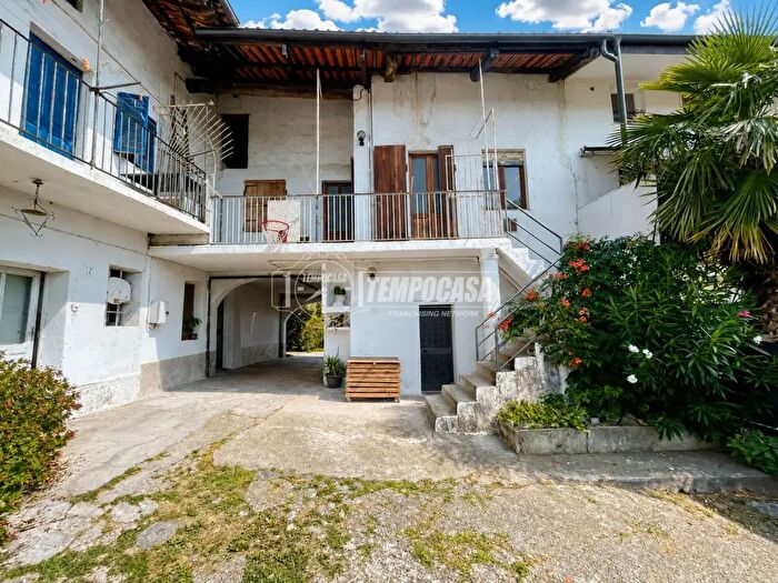 Casa con 7 locali in vendita in Ivrea