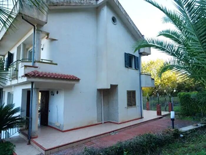 Casa con 6 locali in vendita in Traversa Giudice Giuseppe Pavone Torc, Torchiara