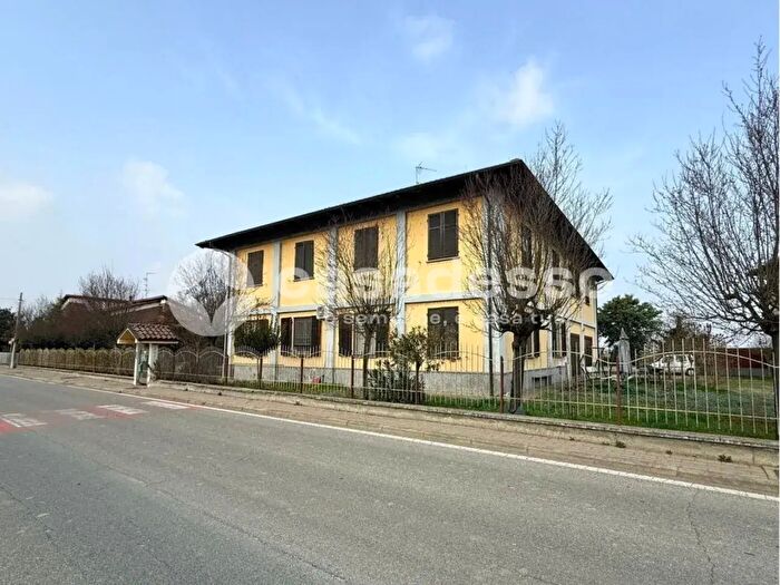 Appartamento quadrilocale in vendita in Via Avogadro di Collombiano, Salasco