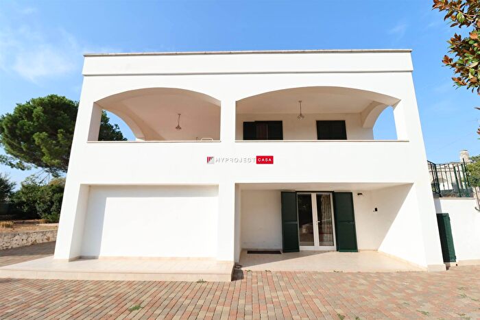 Appartamento bilocale in affitto in Via Cisternino, Martina Franca