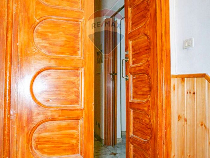 Casa con 6 locali in vendita in Via Duca degli Abruzzi, Paternò