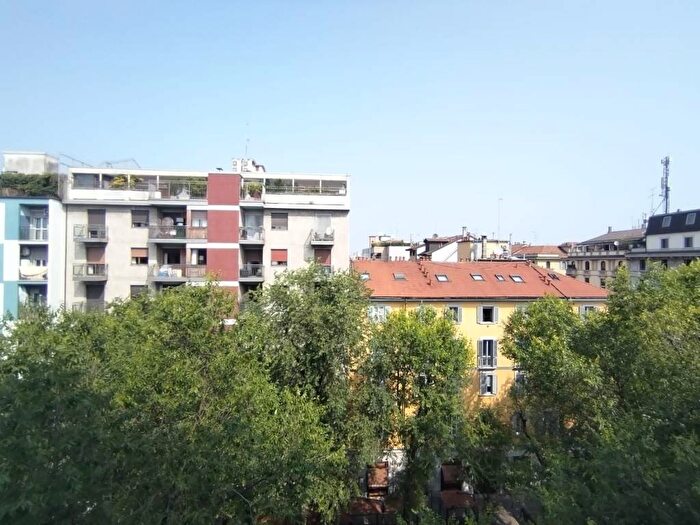 Appartamento trilocale in affitto in Via Raffaello Sanzio, De Angeli, Milano