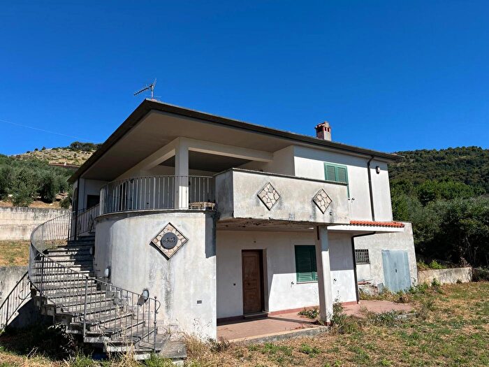 Casa trilocale in vendita in Via Casali I Tratto, Sezze