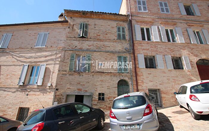 Casa quadrilocale in vendita in Via Brunforte, Fermo