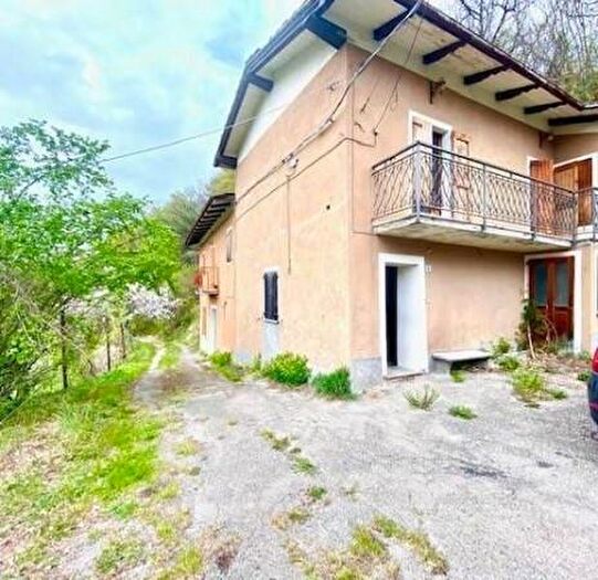 Casa con 6 locali in vendita in Castel DAiano