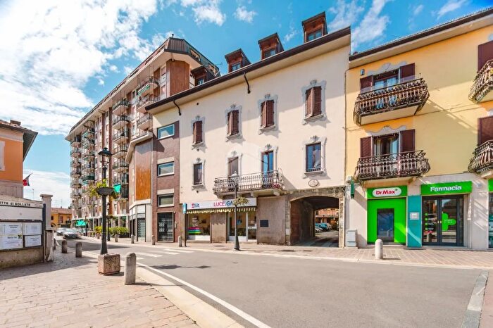 Appartamento bilocale in vendita in Piazza Martiri della Libertà, Bollate