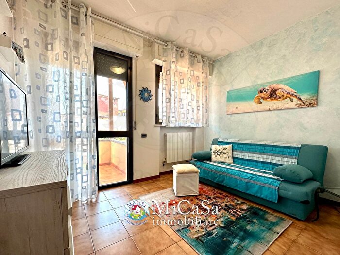 Appartamento trilocale in affitto in Viale del Tirreno, Pisa