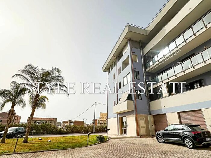 Appartamento con 5 locali in vendita in Via Napoli, Siracusa