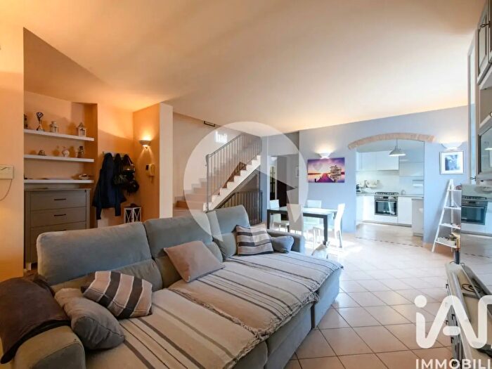 Casa con 8 locali in vendita in Via Borgo dei Segantini, Lesignano De' Bagni