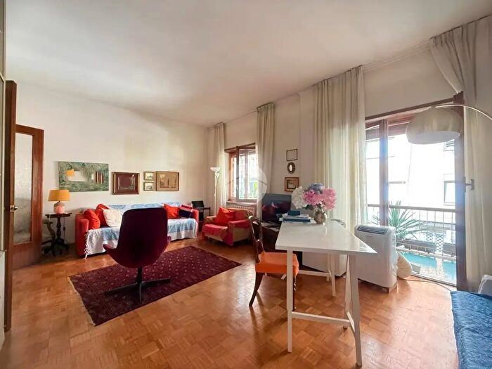 Appartamento quadrilocale in vendita in Via Luciano Zuccoli, Roma