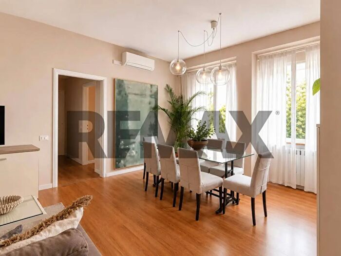 Appartamento quadrilocale in vendita in Via Giuseppe Mazzini, Forte Dei Marmi