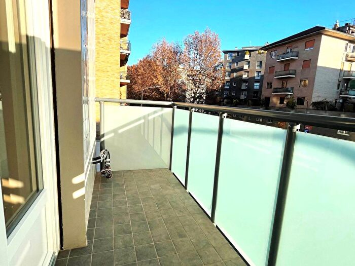 Appartamento bilocale in affitto in Via Lorenteggio, Lorenteggio, Milano