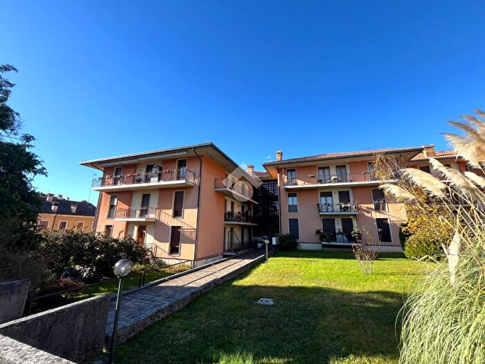 Case in Vendita e in Affitto - 2