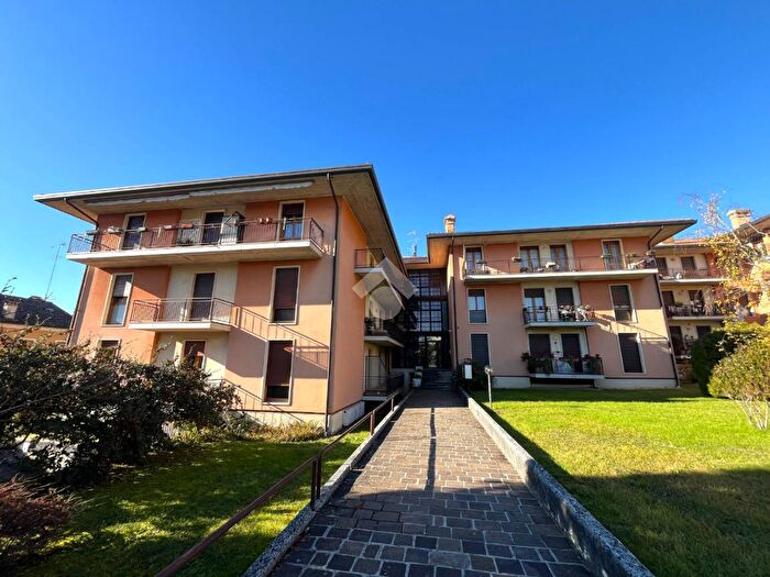 Appartamento trilocale in vendita in Via Molini, Valdobbiadene