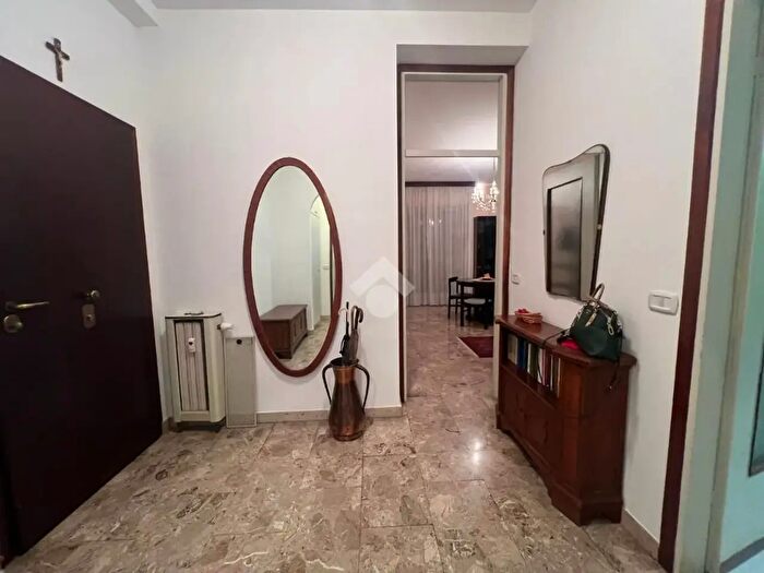 Appartamento bilocale in affitto in Via Luigi Camozzi, Como