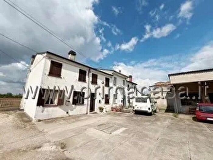 Casa con 7 locali in vendita in Via Puccini, Gazzo Veronese