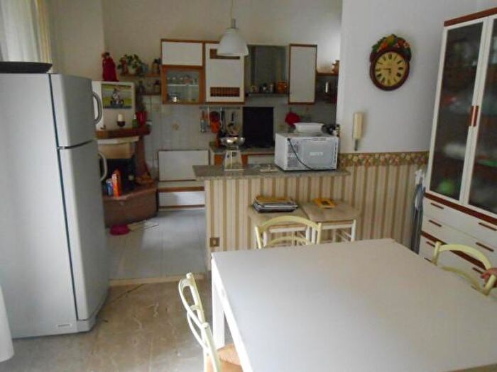 Appartamento con 6 locali in vendita in Montegrappa, Jesi