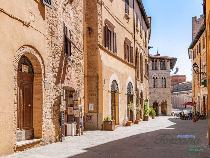 Appartamento con 7 locali in vendita in Via Libertà, Massa Marittima