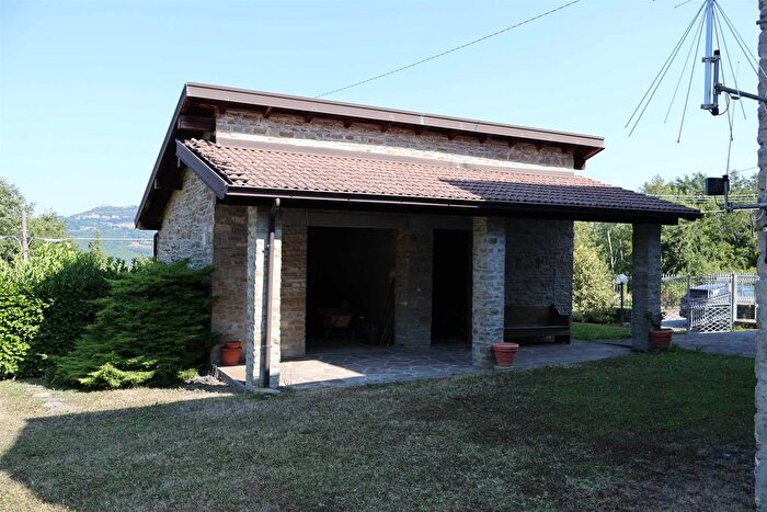 Casa con 5 locali in vendita in Farini