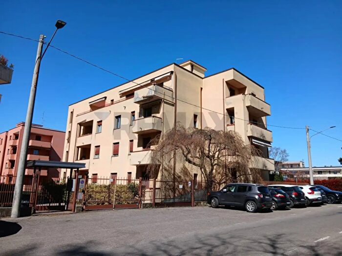 Appartamento trilocale in vendita in Via Napoleone Ruberto, Cardano Al Campo