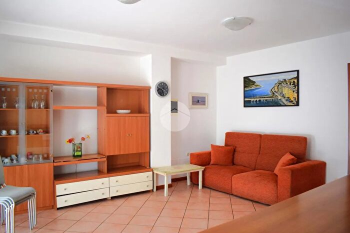 Appartamento trilocale in vendita in Via Nazionale, Piancogno