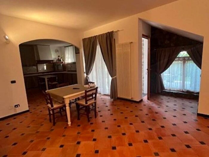 Casa con 6 locali in affitto in Via Bradia, Bradia Nave San Michele, Sarzana