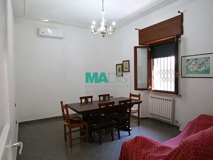 Appartamento trilocale in vendita in Via Garigliano, Prato
