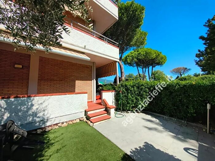 Appartamento trilocale in vendita in Massa