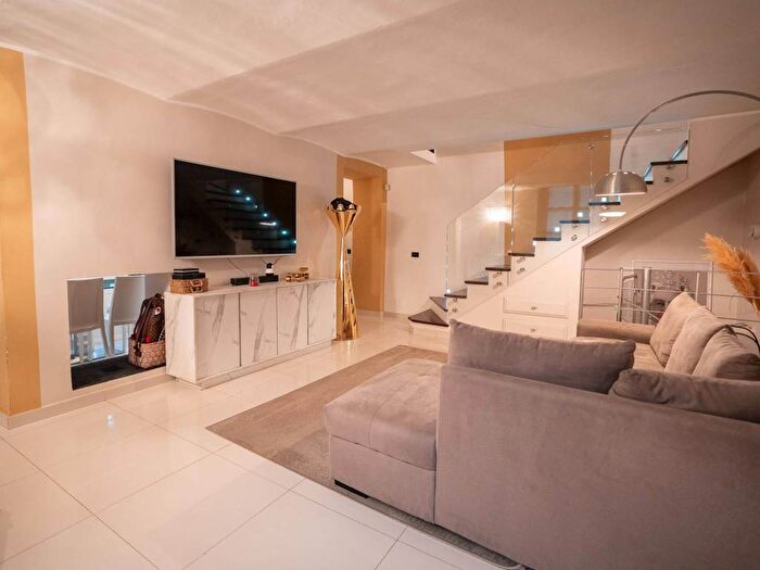 Appartamento quadrilocale in affitto in Via Maria Vittoria, Via Roma, Torino