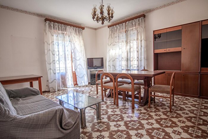 Appartamento con 5 locali in vendita in Ronco IX ai Servi di Maria, Siracusa