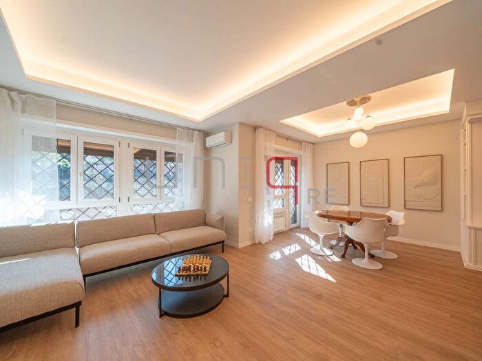 Appartamento quadrilocale in affitto in Viale Beata Vergine del Carmelo, Mostacciano, Roma