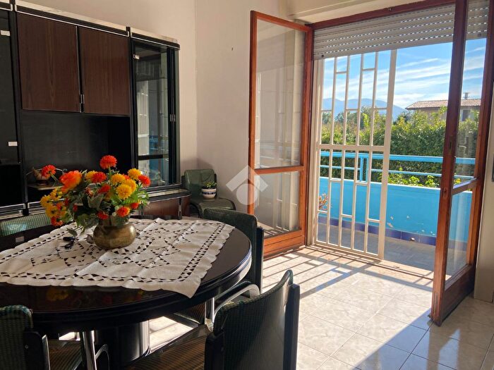 Appartamento con 5 locali in vendita in Via Feudo, Nola