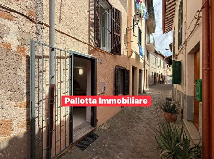 Appartamento bilocale in vendita in Via del Laghetto, Capodimonte