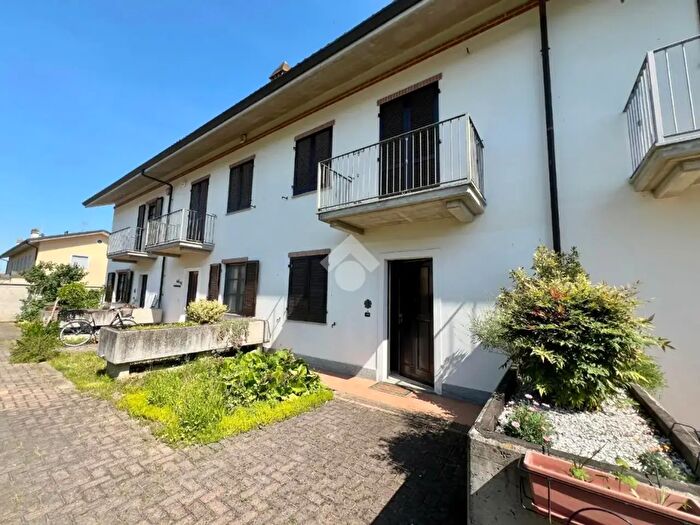 Casa con 5 locali in vendita in Via San Frontiniano, Alba