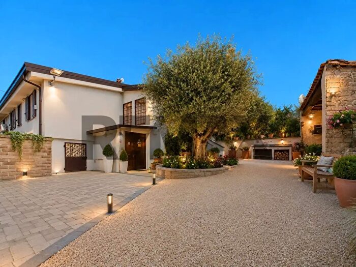 Casa trilocale in vendita in Via delle Spinareta, Formello