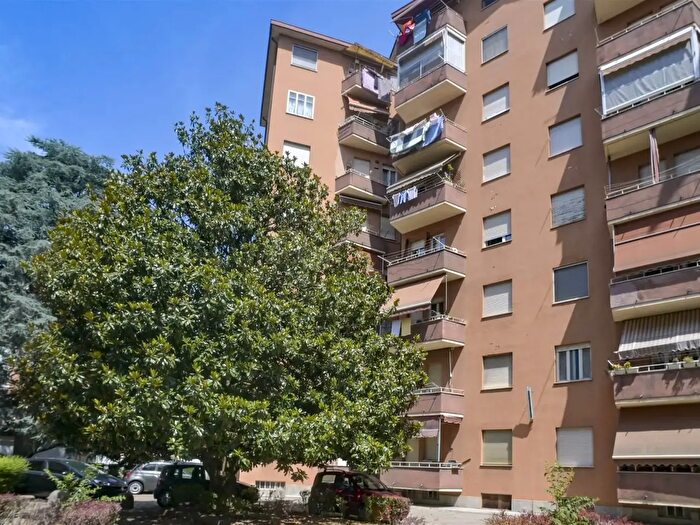 Appartamento quadrilocale in vendita in Strada Castello di Mirafiori, Torino