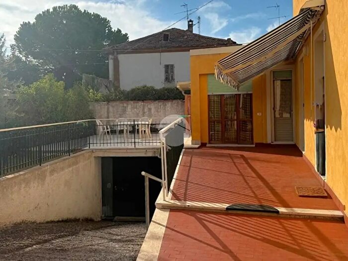Appartamento trilocale in vendita in Via Torquato Tasso, Cartoceto
