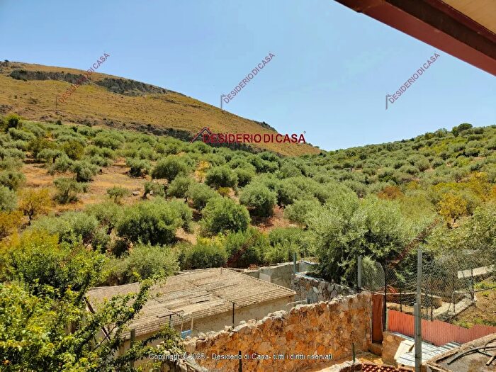 Casa trilocale in vendita in Trabia