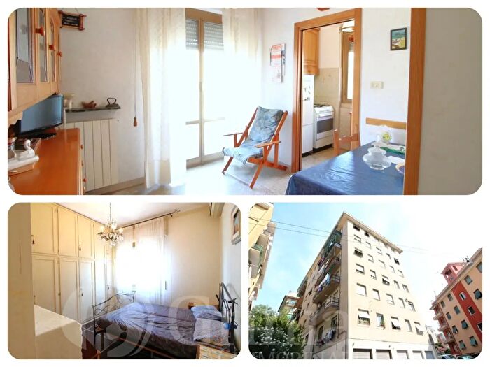 Appartamento con 5 locali in vendita in Via Pierino Negrotto Cambiaso, Genova