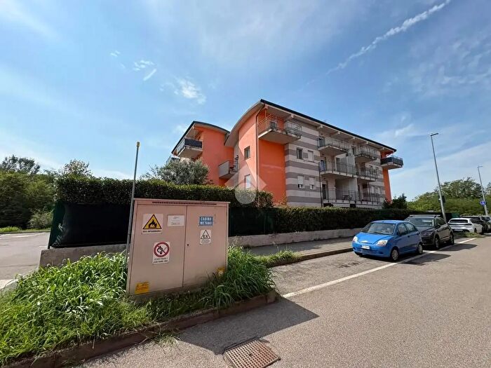 Appartamento bilocale in affitto in Via Rubicone, Lainate