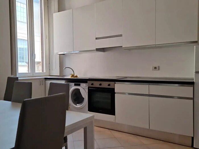 Appartamento quadrilocale in affitto in Via Spartaco, Milano