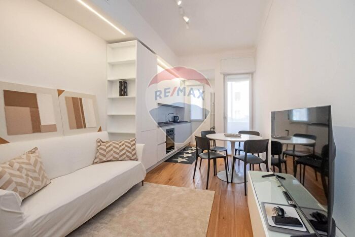 Appartamento trilocale in affitto in Via Sebastiano Veniero, Milano