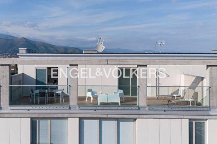 Appartamento trilocale in vendita in Via Felice Chiesa, Albenga