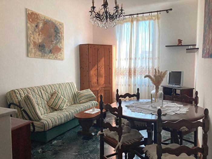 Appartamento trilocale in affitto in Piazza dOgnissanti, Borgo Ognissanti Il Prato, Firenze