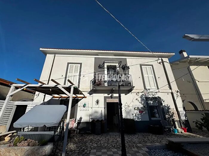 Casa con 6 locali in vendita in Colle Cavalieri Colle Cavalieri, Tollo