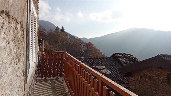 Casa trilocale in vendita in Aurano