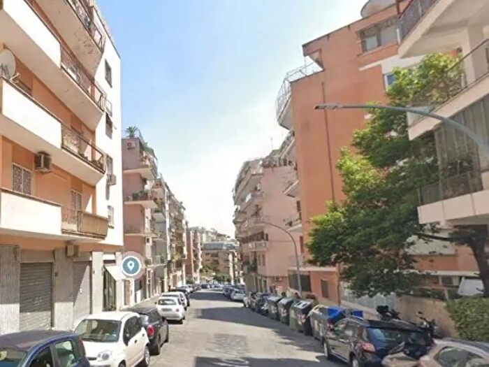 Appartamento con 6 locali in vendita in Via Festo Avieno, Roma