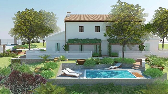 Casa con 15 locali in vendita in Ancona