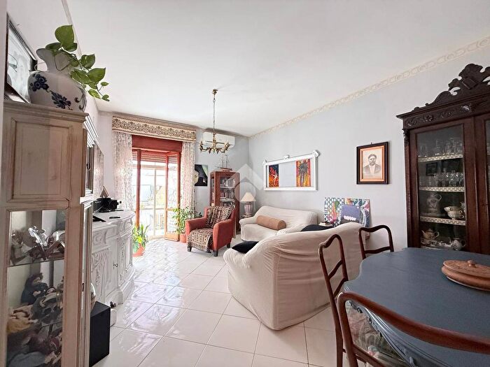 Appartamento quadrilocale in vendita in Traversa Solfatara, Pozzuoli