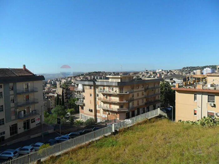 Appartamento con 7 locali in vendita in Via Filippo Paladini, Caltanissetta